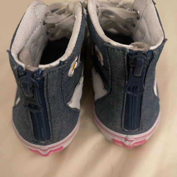 Girls Vans Hightops - Picture 2 of 6